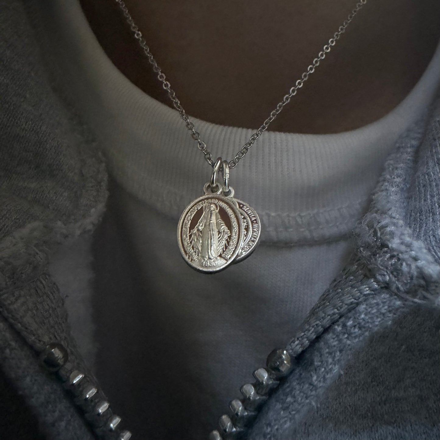 VELA Dual Medallion
